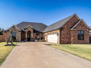 2200 Stratta Dr, Weatherford, OK 73096