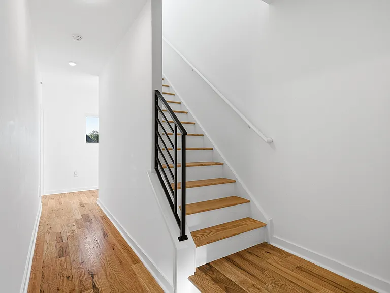 7013 Pipers Glen Way — Photo 15