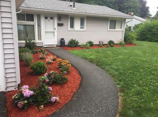 4 Robert Rd, Framingham, MA 01702