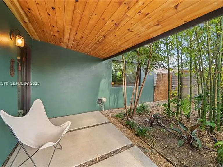 4315 SW 97th Ct — Photo 2