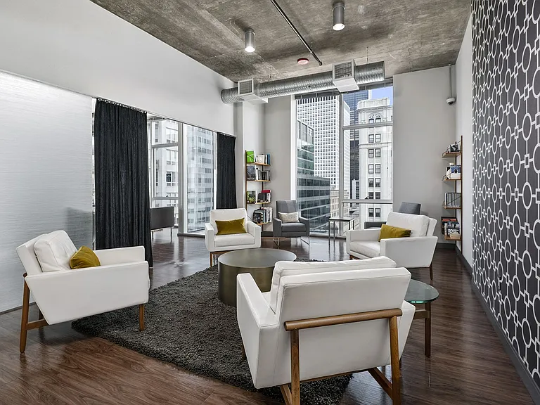 JeffJack Apartments — Photo 40