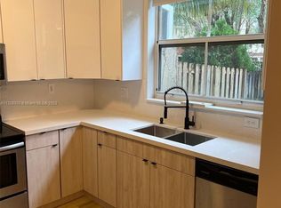 123 Riverwalk Cir, Fort Lauderdale, FL 33326