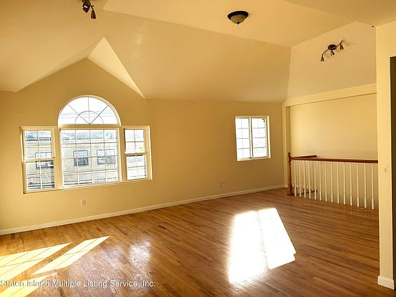 2nd image of 158 Jewett Ave