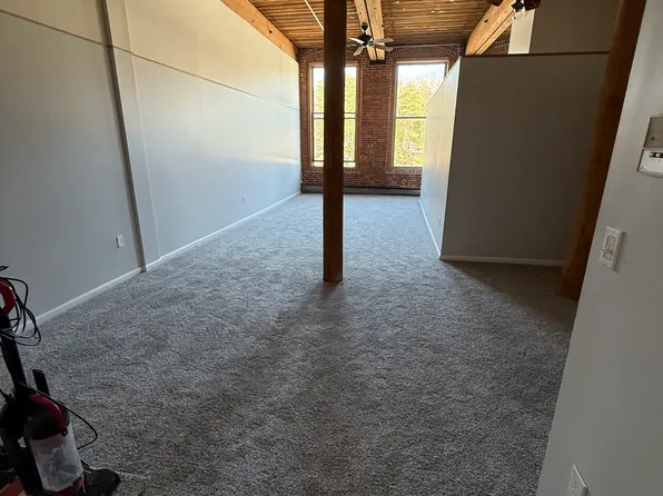 125 Main St, Newmarket, NH