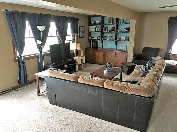 2nd image of 519 Cherry Ave