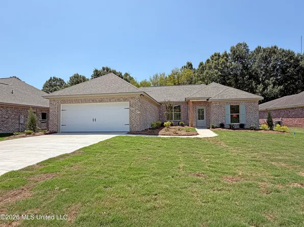 111 Newport Dr, Canton, MS 39046
