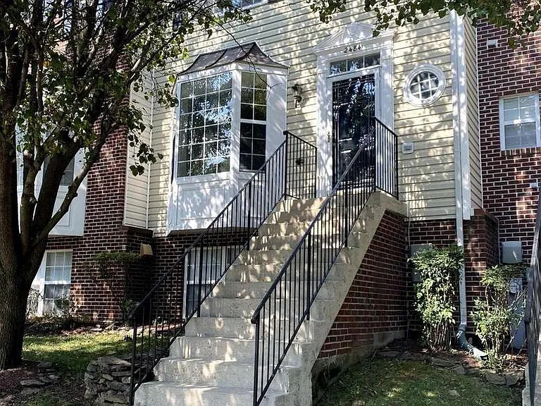 2484 Revere Ct #27B — Photo 2