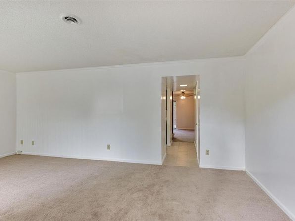 6 Fairway Dr NW, Kennesaw, GA 30144