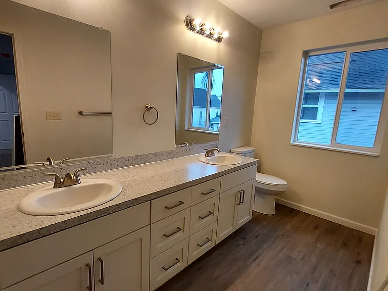 301 Drake St — Photo 9
