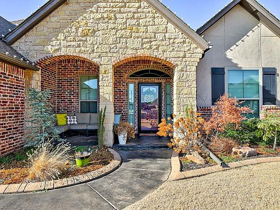 3rd image of 15805 James Thomas Ct