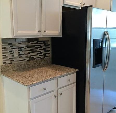 4th image of 2721 NE 14th St Unit 102
