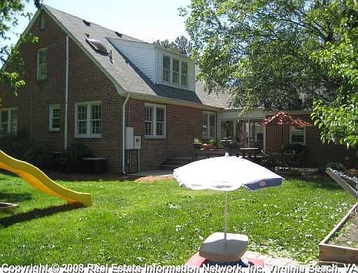 2nd image of 4460 Lee Ave