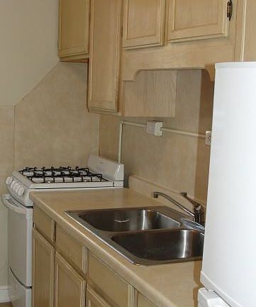 4th image of 503 Cleveland Ave S APT 303