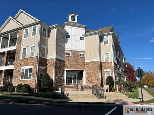 7212 Minuteman Ln, Somerset, NJ 08873