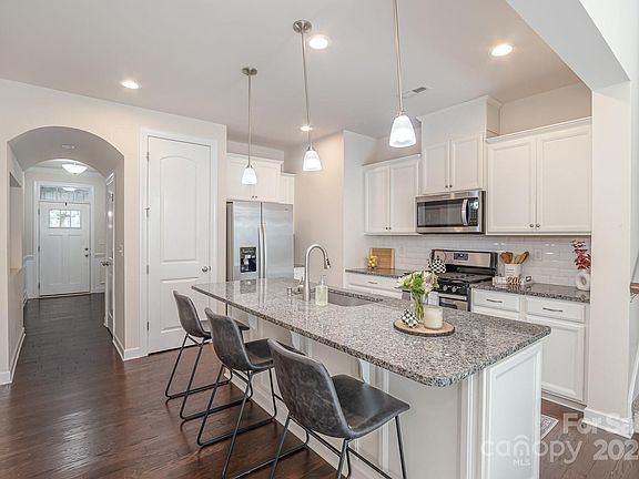 3rd image of 5736 Lachlan Hill Ln