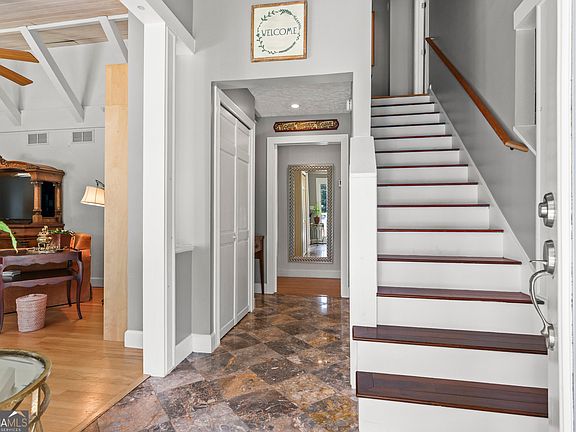 3rd image of 2753 Holly Ridge Cir