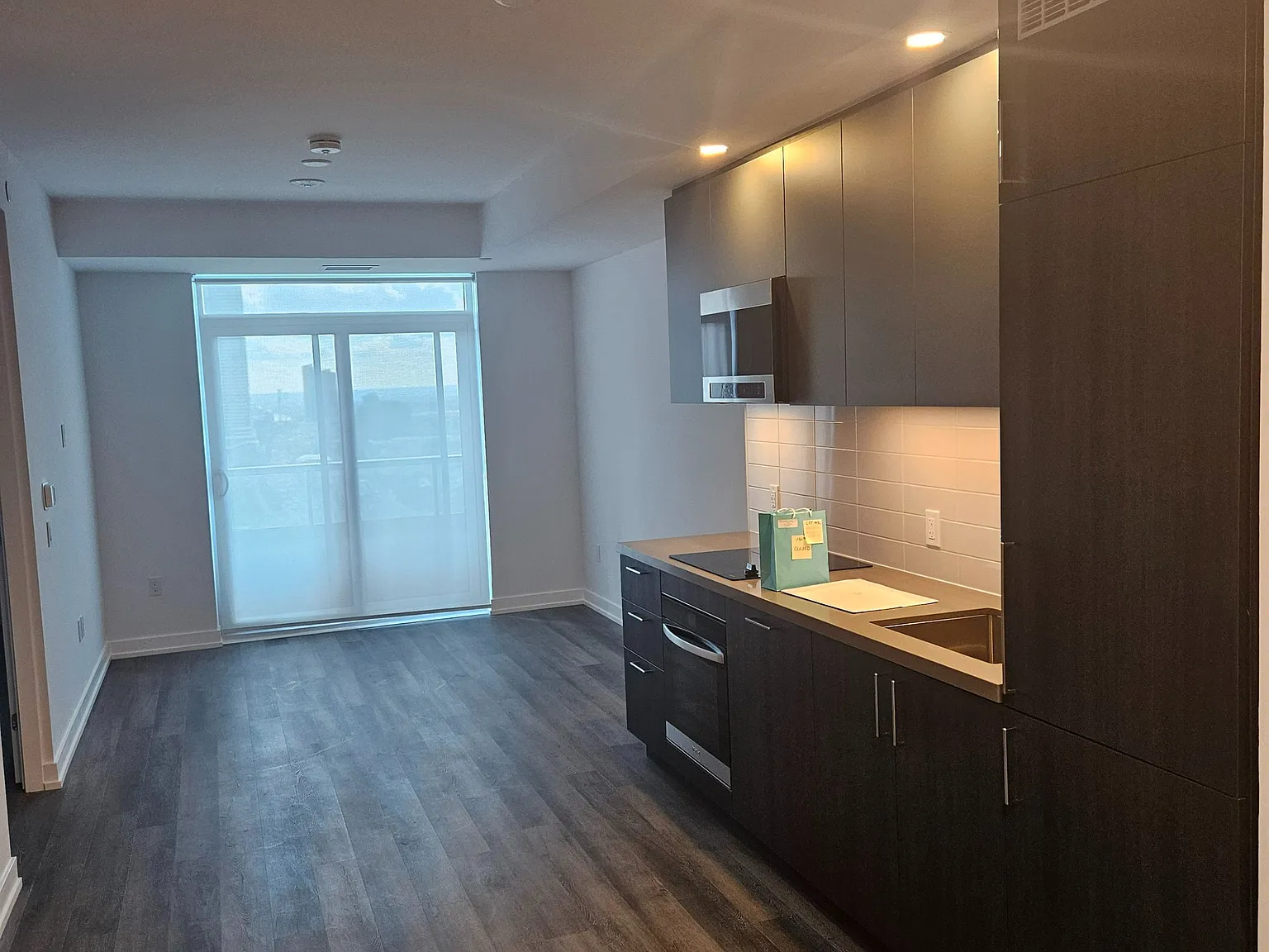 Vincent Condominiums — Photo 2