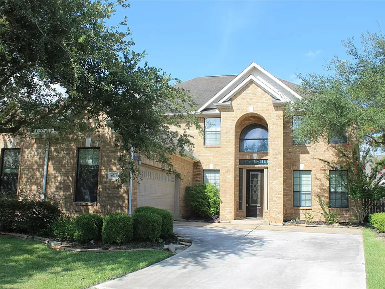 6715 Lathrop Ct — Photo 1