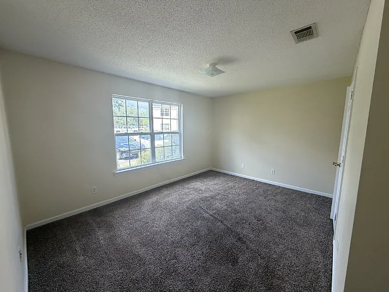 101 Hall St #212 — Photo 8