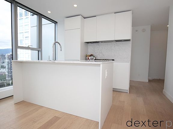 4th image of 1480 Howe St #2605