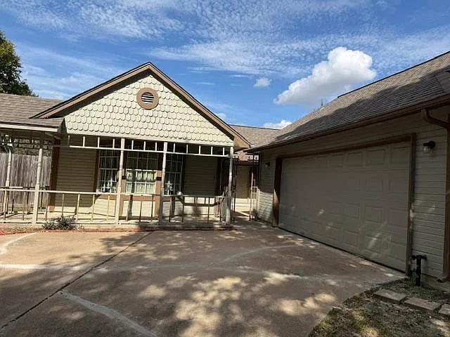 3 bed, 2.0 bath, 1751 sqft, $1,950 — Photo 3
