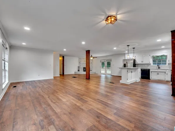6293 Leslie Dr, Pinson, AL 35126