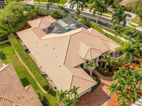 392 Coconut Cir, Weston, FL 33326