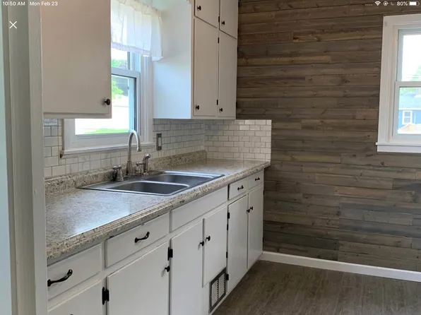 2849 Bellevue Ave, Bettendorf, IA 52722