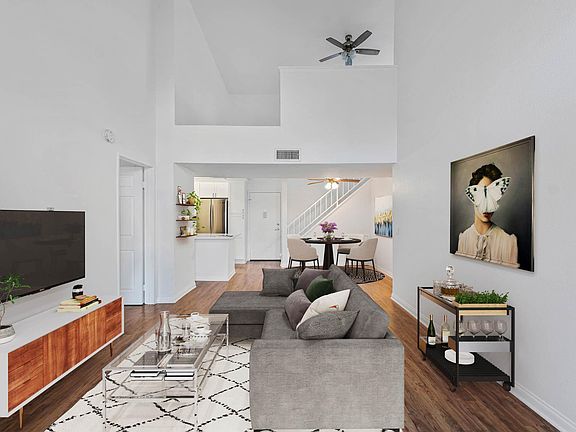 5th image of 5565 Canoga Ave APT 313