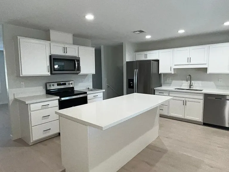 121 E Santa Cruz Dr — Photo 4