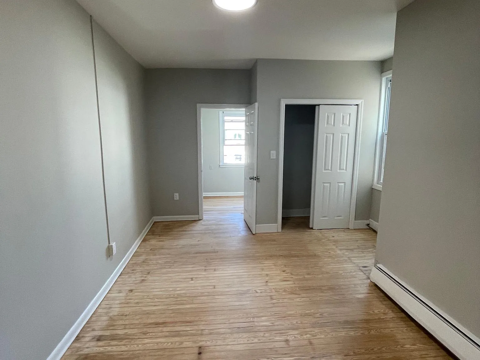 2 bed, 900 sqft, $1,949 — Photo 1