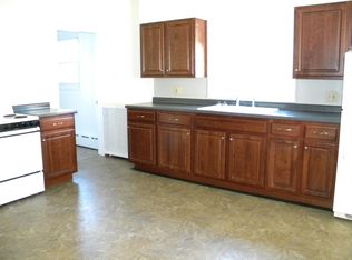 39 Cook St APT 1, Auburn, ME 04210