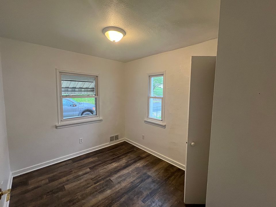 Main level bedroom