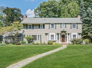 97 Woodland Dr, Fair Haven, NJ