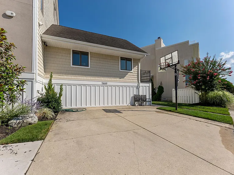 7600 Bayshore Dr — Photo 41