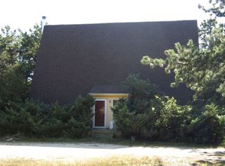 1 Sachem Ln, East Quogue, NY 11942