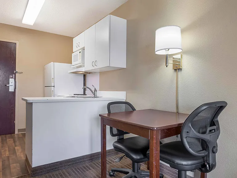 Studio Suite - 2 Full Beds