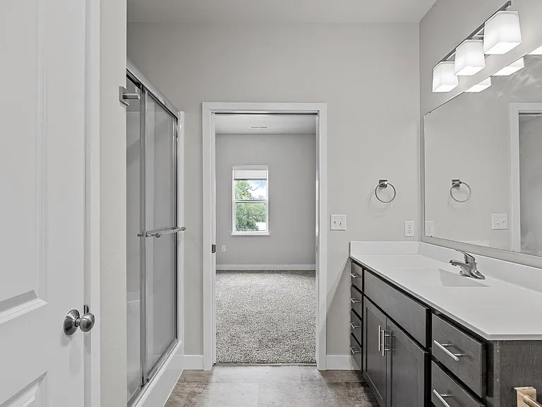 255 Robins Rd — Photo 49
