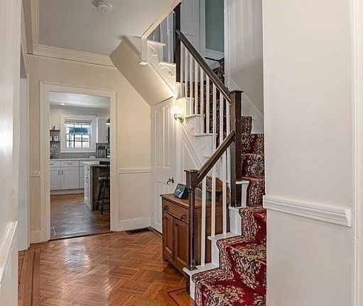 3rd image of 15 Beckford St