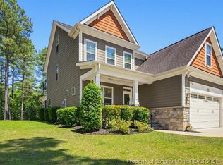 135 Valley Stream Rd, Spring Lake, NC 28390