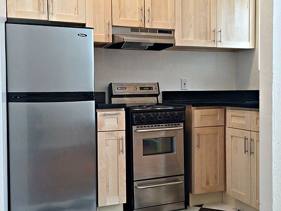 3rd image of 1241 Bush St APT 405