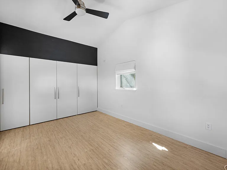 Bed Room/ Living Room/ Office/ Den