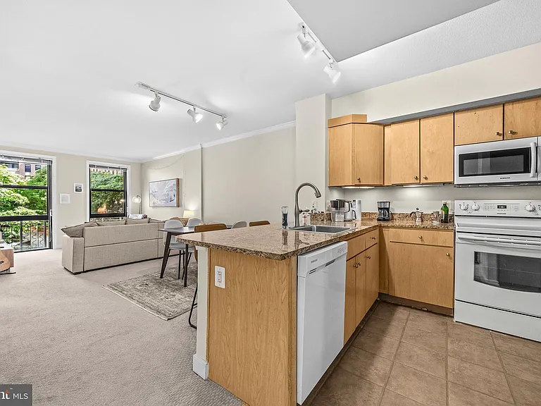 631 D St NW #336 — Photo 12
