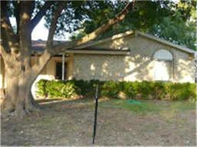 2nd image of 2910 Lambert Dr