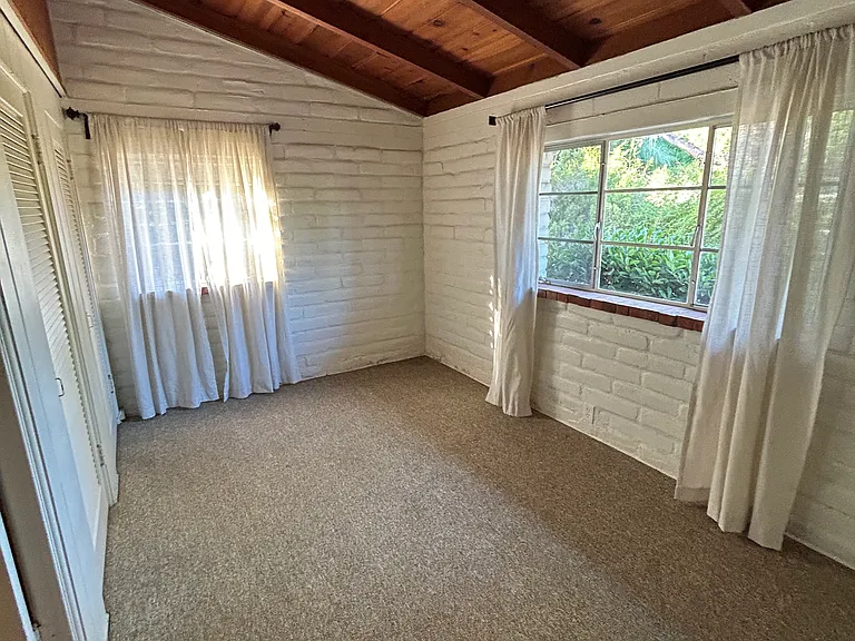 5331 La Glorieta #A — Photo 3