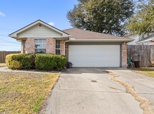 3133 Summerfield Ln, Grand Prairie, TX 75052