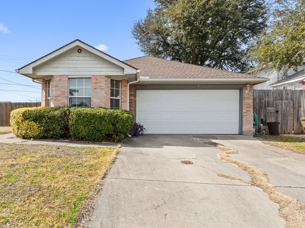 3133 Summerfield Ln, Grand Prairie, TX 75052