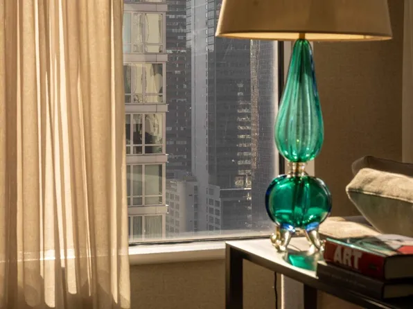 250 East 54th Street image 18 of 21