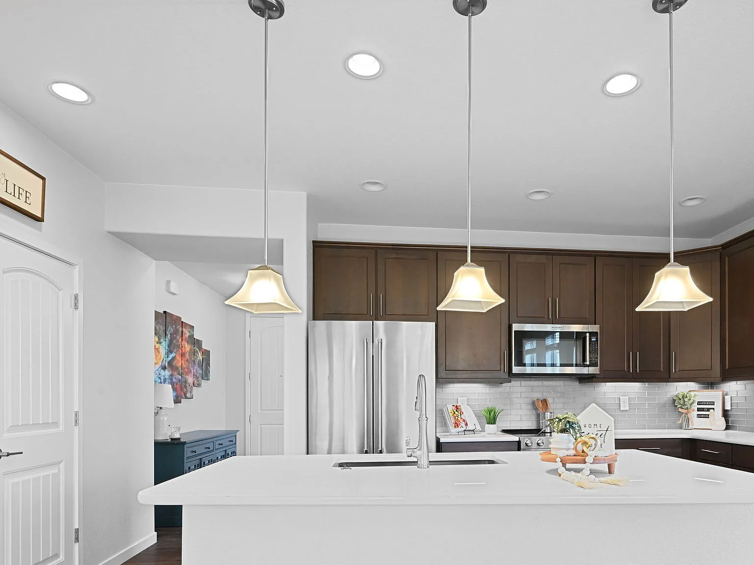 4 bed, 3096 sqft, $3,150 — Photo 1