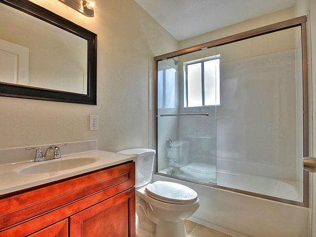 2nd image of 33 Greentree Cir #A